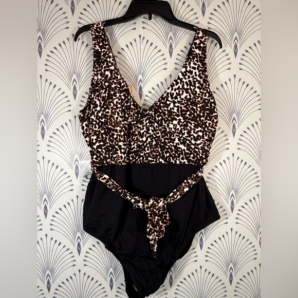 Decree| Animal Print one piece - Picture 1 of 3